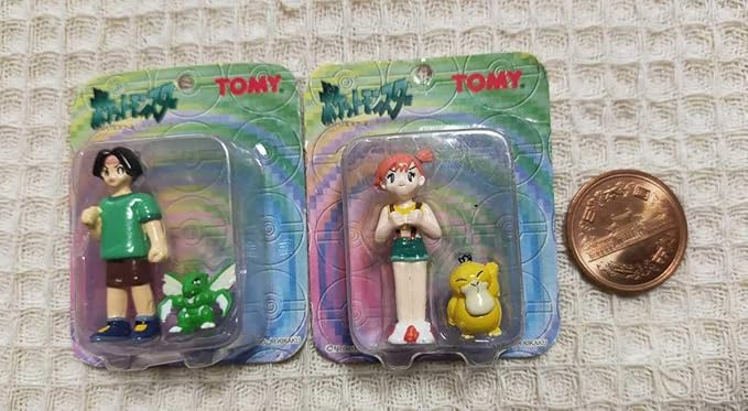 Amazon 貴重 ポケモン ミニフィギュア カスミ コダックケンジ ストライク フィギュア ドール 通販