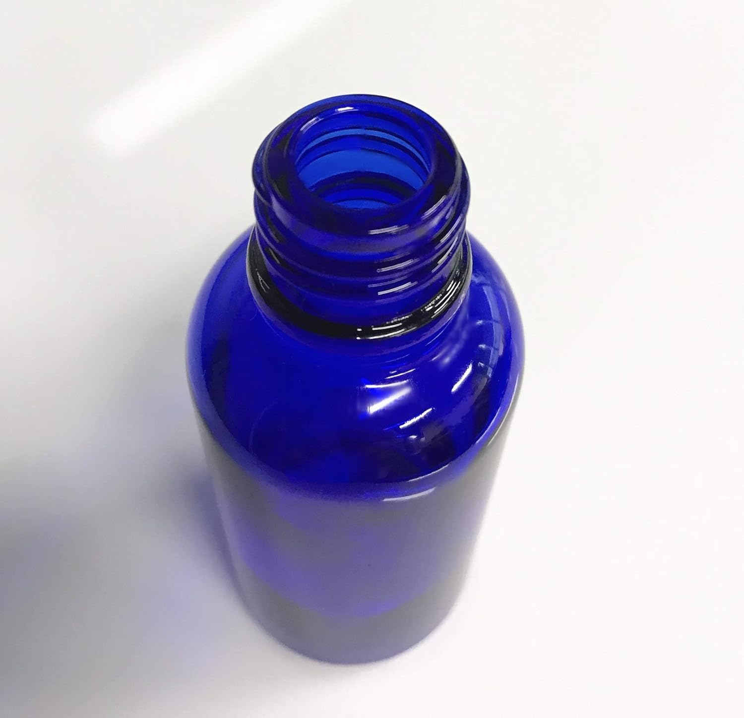 Amazon Co Jp Winkine スプレボトルガラス製 容器の遮光瓶 硝子 50ml 3本セット 青 ミスト 手作りコスメ化粧品などの詰め替えや 旅行 アルコール エタノール 小分け保存容器 ホーム キッチン