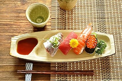 Amazon Co Jp 食器 さんま皿 仕切り皿 おしゃれ 和食器 モダン 瀬戸焼アウトレット カフェ風 天然木目仕切り付きサンマ皿 ホーム キッチン