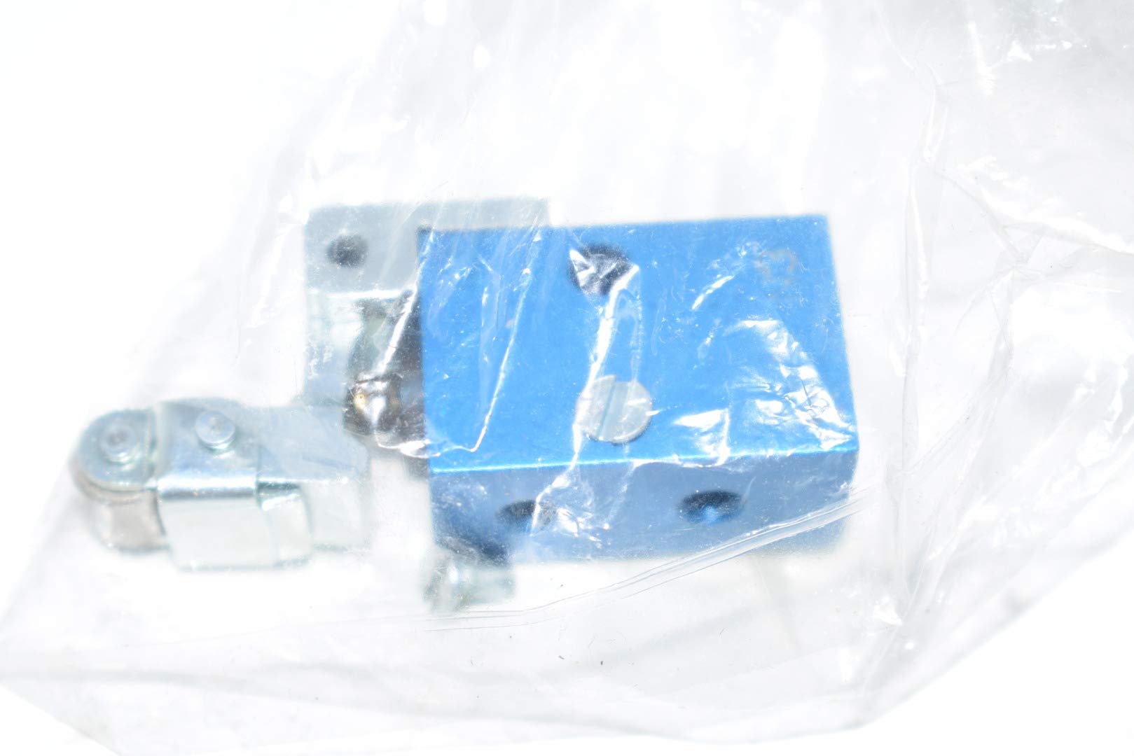 Festo 3628 Model L-3-M5 Valve With Idle, Toggle Levered Return