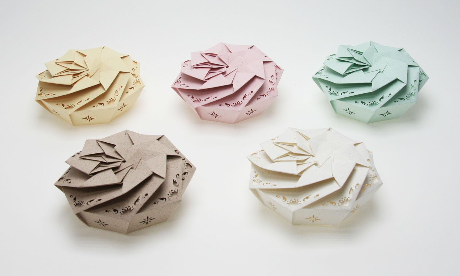 Amazon 三谷博士 立体折り紙シリーズ フラワー型ボックス おりがみ 文房具 オフィス用品