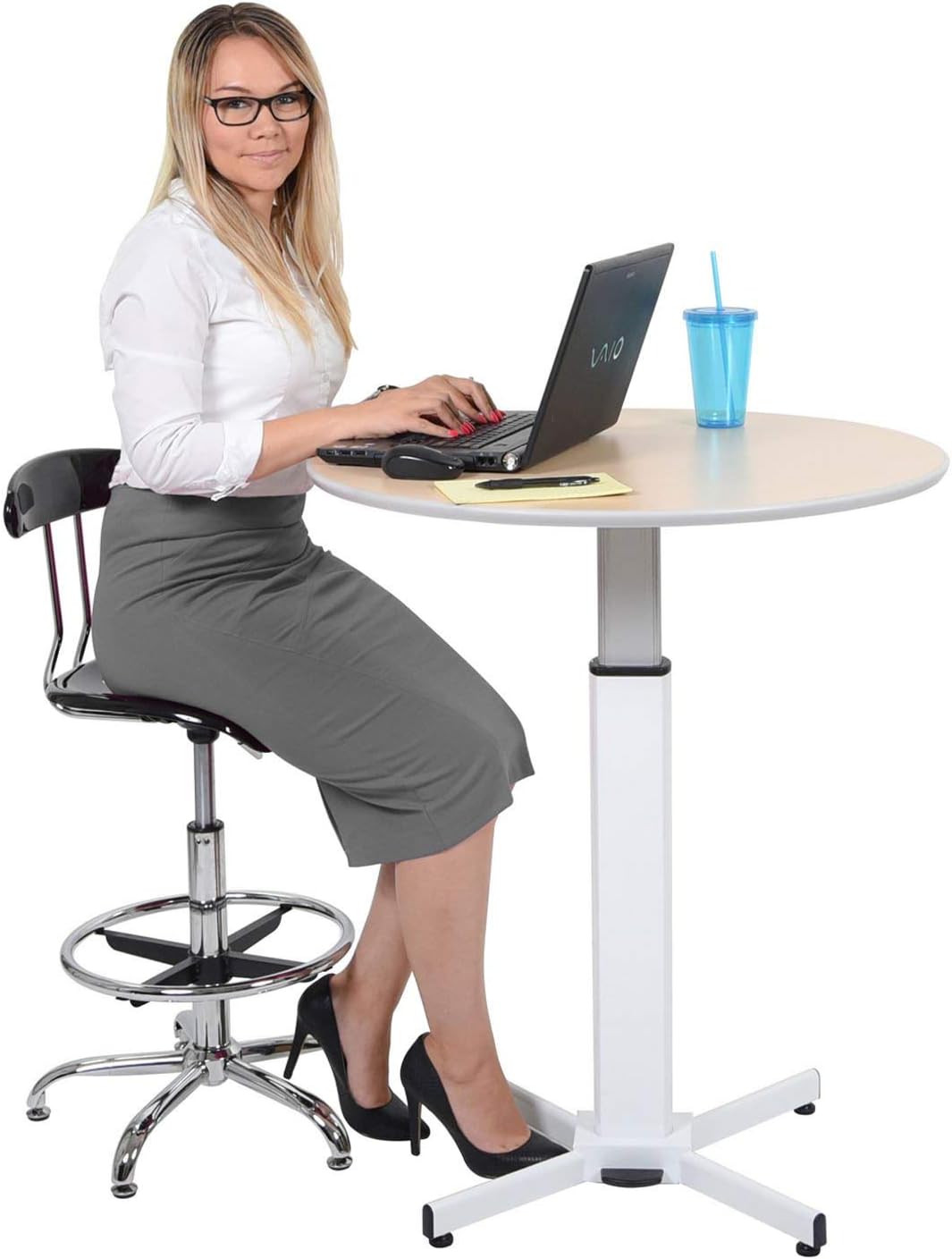 LUXOR LX-PNADJ Pneumatic Round Pedestal Table: Kitchen & Dining