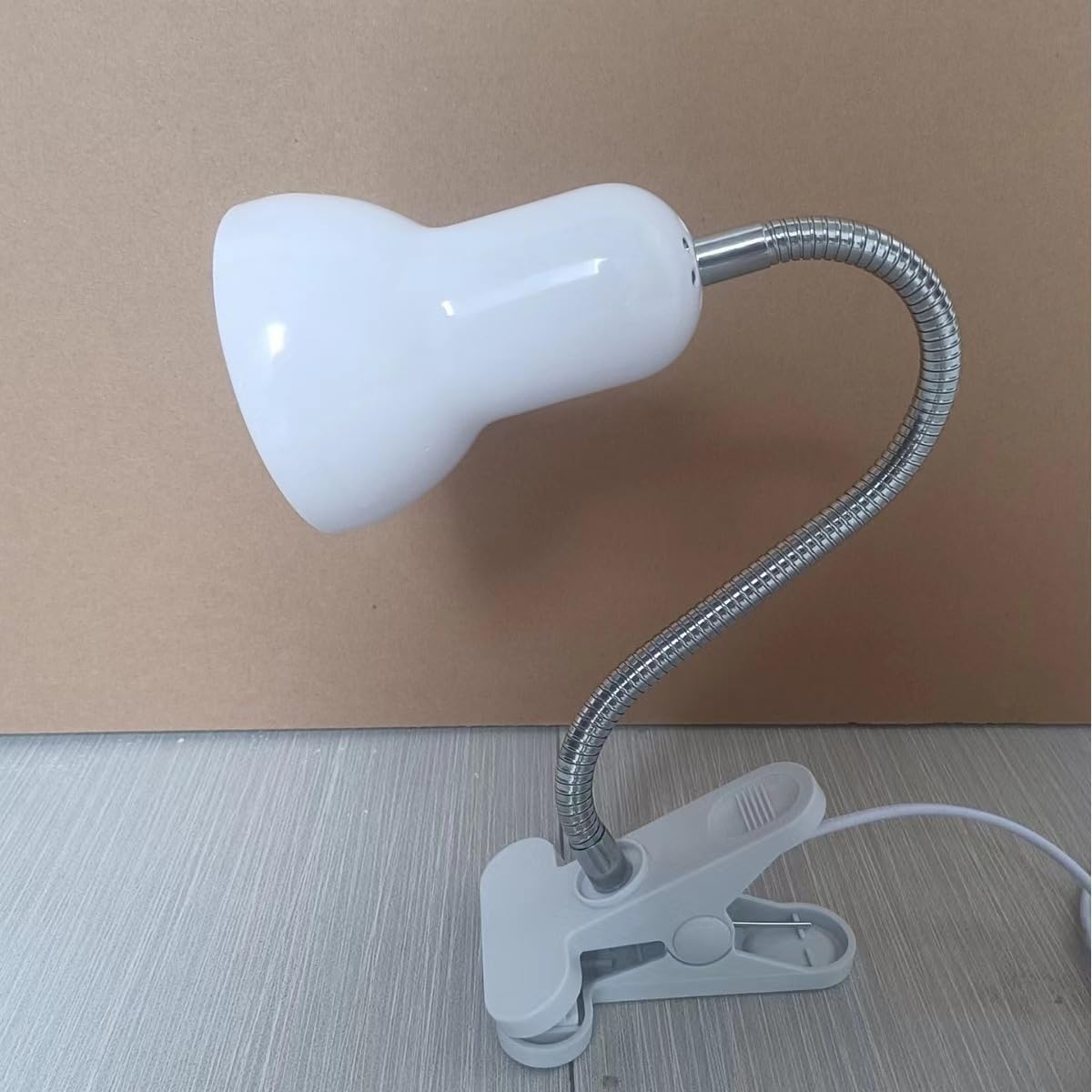 電球ソケット E26 クリップライトソケット プ デスク電球ソケット 爬虫類ライト亀 ライト クリップランプ 植物ライトスタンド 360度回転できる 読書 仕事 PC電気スタンド作業デスク 卓上ランプ E26 対応 ホワイト(電球なし)