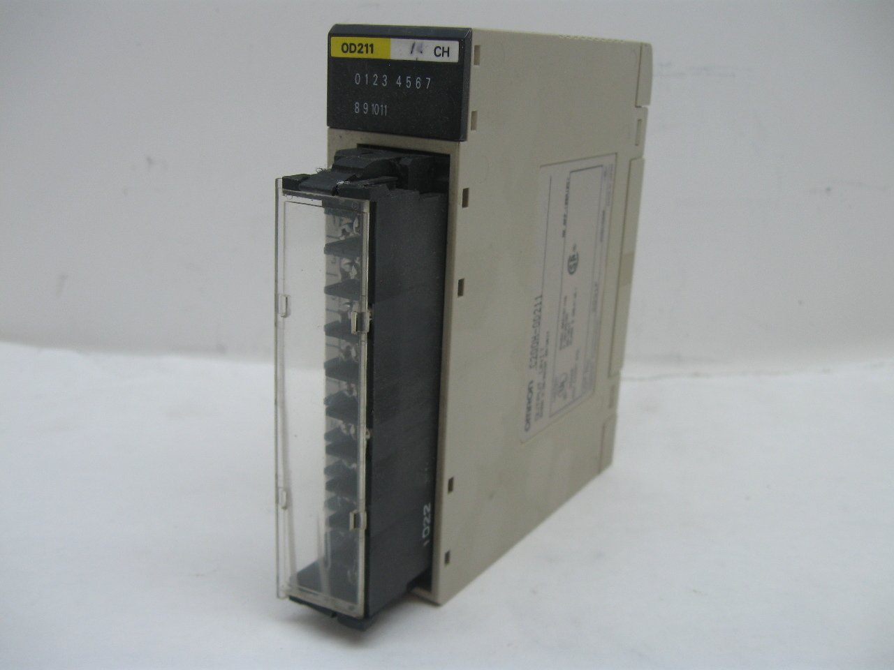 OMRON C200H-OD211 TRANSISTOR