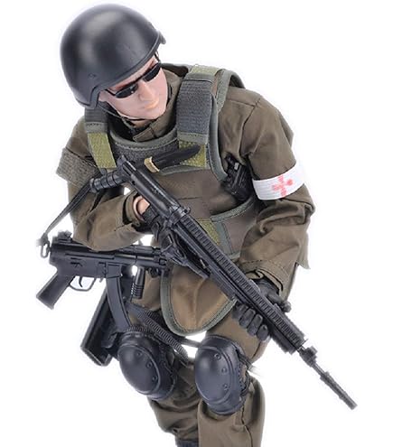 Amazon.com: Star 'N Stripes ARMY Barbie & Ken Deluxe Set : Toys