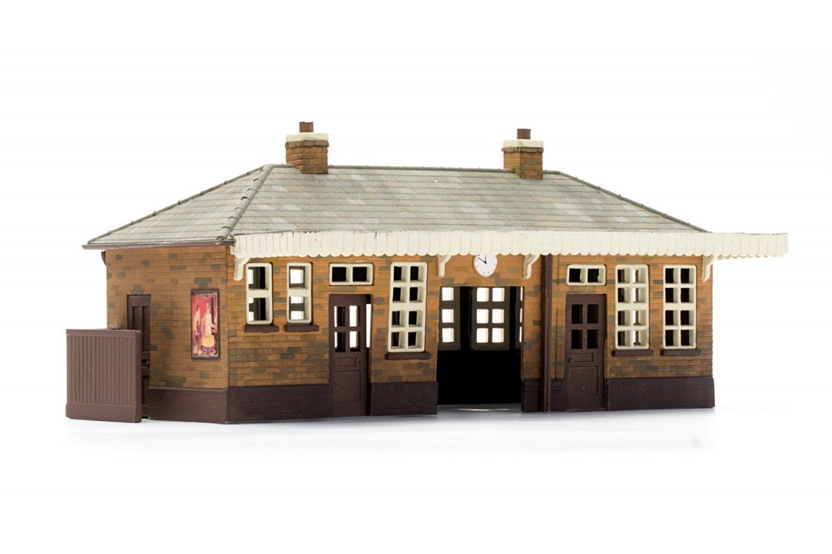Dapol Model Railway Station Booking Hall Plastic Kit - OO Scale 1/76