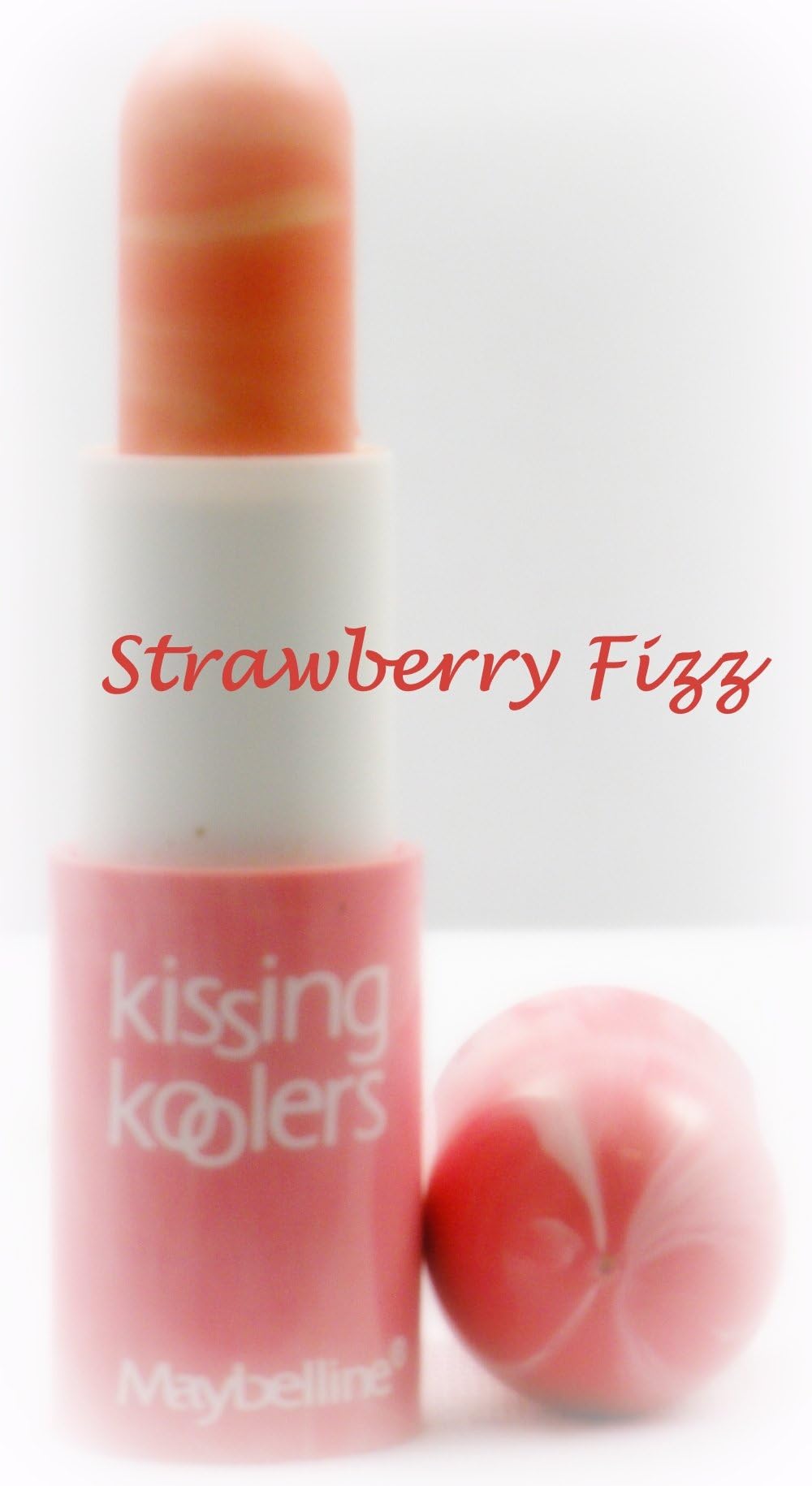 Maybelline Kissing Koolers Flavored Lip Gloss ~ Strawberry Fizz (Quantity 1)