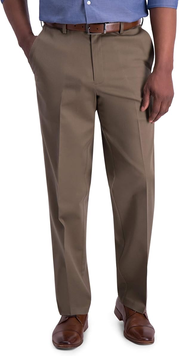 Haggar Herren Bügelfreie Premium-Freizeithose in Khaki, Klassische Passform, Flache Vorderseite, Erweiterbare Taille, Normale Größen Hose, Toast, 32W / 30L