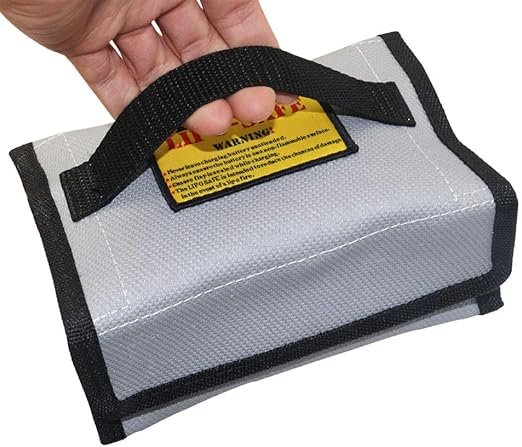 Amazon セーフティーバッグリポ防爆バッグ 耐炎バッグ内外両面二重防炎 リポバッテリー セーフティーバッグ 保管袋 リポガード 收纳 Lipo Guard 難燃性バッグ防水 防爆 防火 火災電池管理ストレージ 175x1x65mm ラジコン ドローン 通販