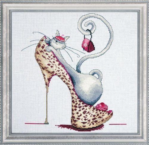 Fashionista Cat Designed by Marilyn Robertson Complete Counted Cross Stitch Kit