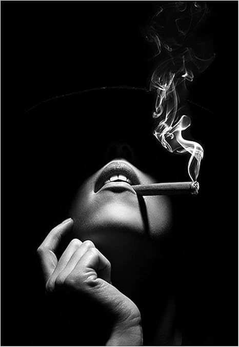 Amazon Co Jp 黒白喫煙葉巻女性女性キャンバス絵画ポスターとプリント壁アート写真リビングルームホームガールdecor27 5 X39 4 70x100cm フレームなし ホーム キッチン