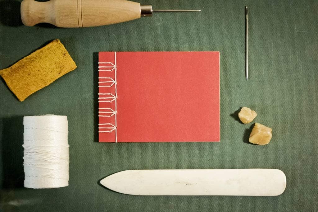 6-Inch Genuine Bone Folder, DEEDYGO Real Bone Folder Origami Paper Creaser Crafting Scoring Folding Tool for Leather Cards DIY Handmade Burnishing Bookbinding (100% Cattle Bone, 3 PCS): Arts, Crafts & Sewing