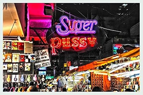 Bild mit Rahmen Hady Khandani - HDR - SUPER PUSSY PATPONG - BANGKOK 1 - Digitaldruck - Holz silber, 90 x 60cm - Premiumqualit