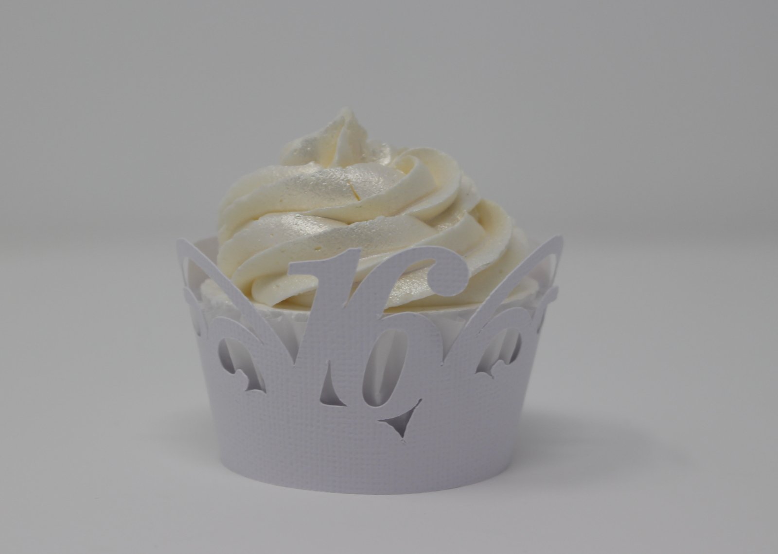 All About Details 16 Cupcake Wrappers,12pcs