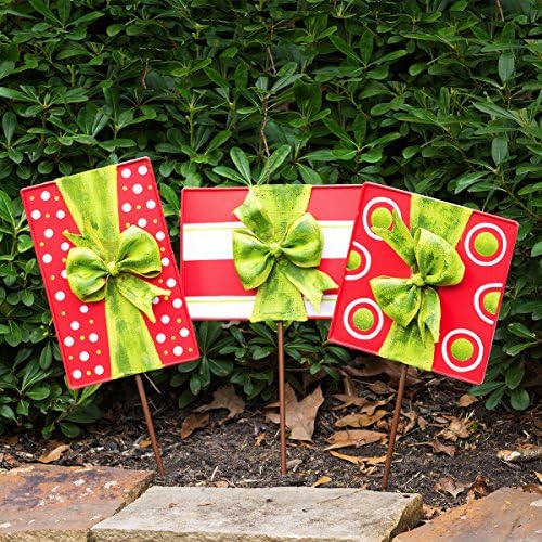 Outdoor Christmas Gift Box Wreath and Yard Decorations (Set of 3)