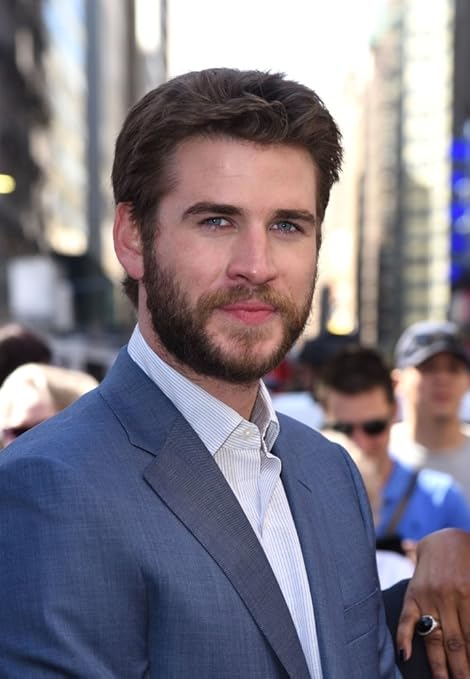 Liam Hemsworth At A Public Appearance For Independence Day Resurgence Cast Rings The Nasdaq Stock Market Opening Bell Photo Print 40 64 X 50 80 Cm Amazon De Kuche Haushalt