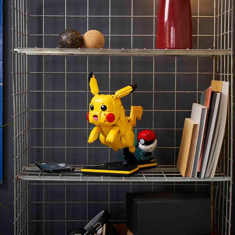 Pokémon Pikachu y Poké Ball - Maquetas para Construir para Adultos - Figura Articulada de Anime con Base de Exposición - Decoración Gamer de Escritorio - Regalo Coleccionable - 72152