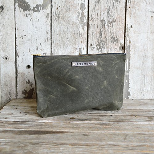 Large Waxed Canvas Pouch in Moss