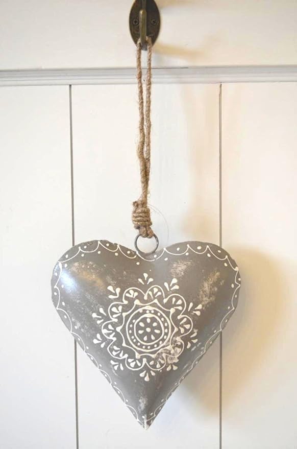 Amazon De Herz Metallherz Metall Grau Weiss Zum Hangen Shabby Landhaus Deko Bauchig Ca 15x15x5cm