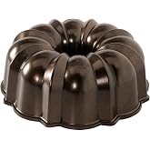 Nordic Ware Original Bundt, 12-Cup, Bronze