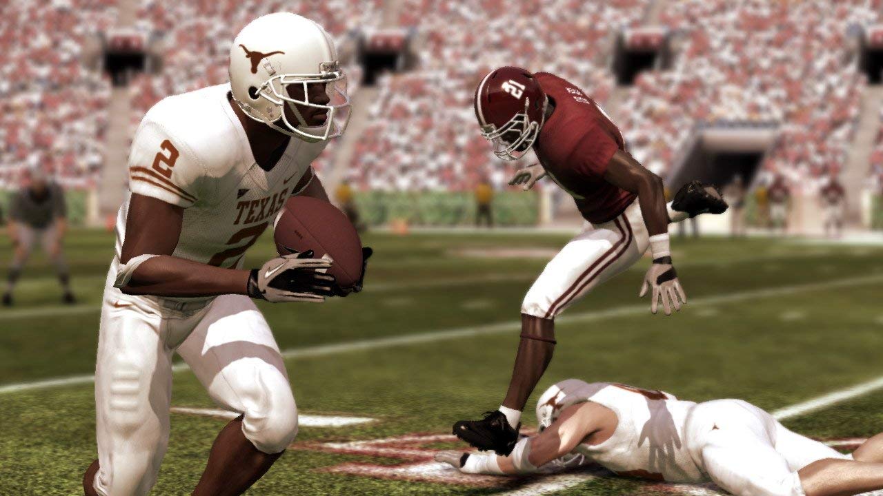 NCAA Football 11 - Xbox 360 (Renewed)