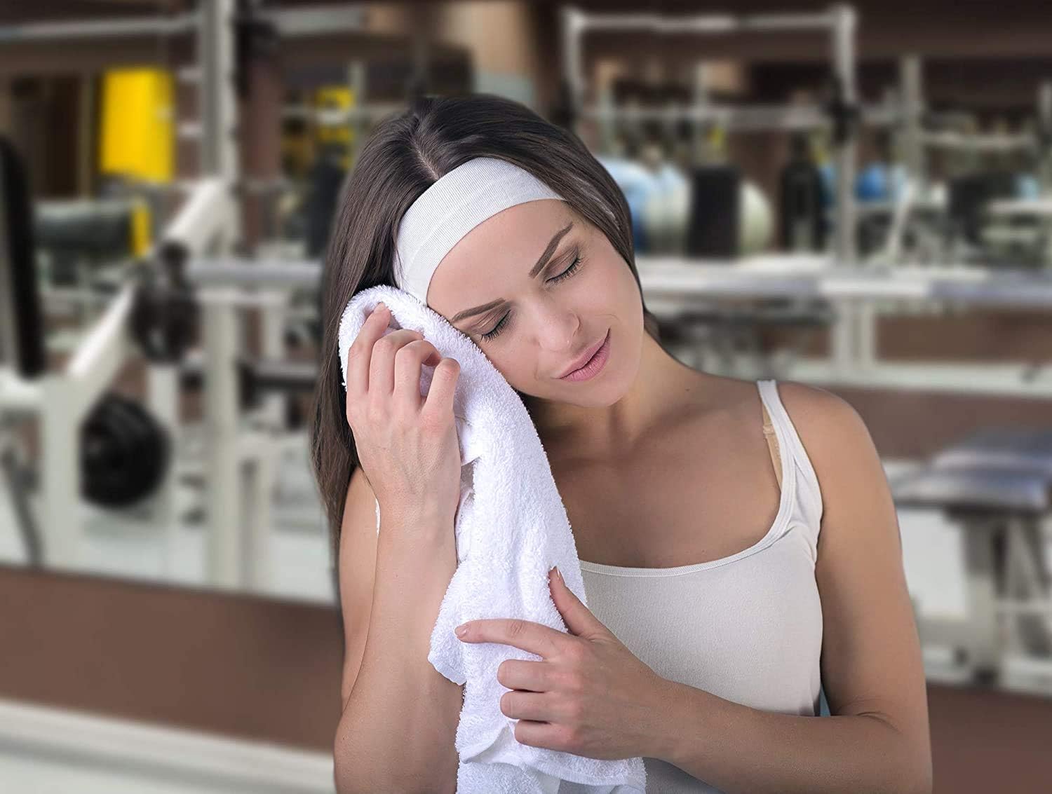 Utopia Towels Small Cotton Towels,White, 22 x 44 Inches Towels for Pool, Spa, and Gym Lightweight and Highly Absorbent Quick Drying Towels, (Pack of 6): Home & Kitchen