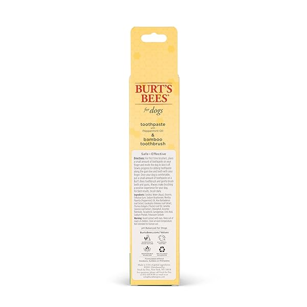 BURT’S BEES FOR PETS NATURALLY DERIVED ORAL CARE KIT DOG DENTAL KIT WITH TOOTHPASTE & BAMBOO TOOTHBRUSH DOG TOOTHBRUSH AND TOOTHPASTE WITH HONEYSUCKLE & PEPPERMINT OIL, FRESH MINT FLAVOR (2.5 OZ)
