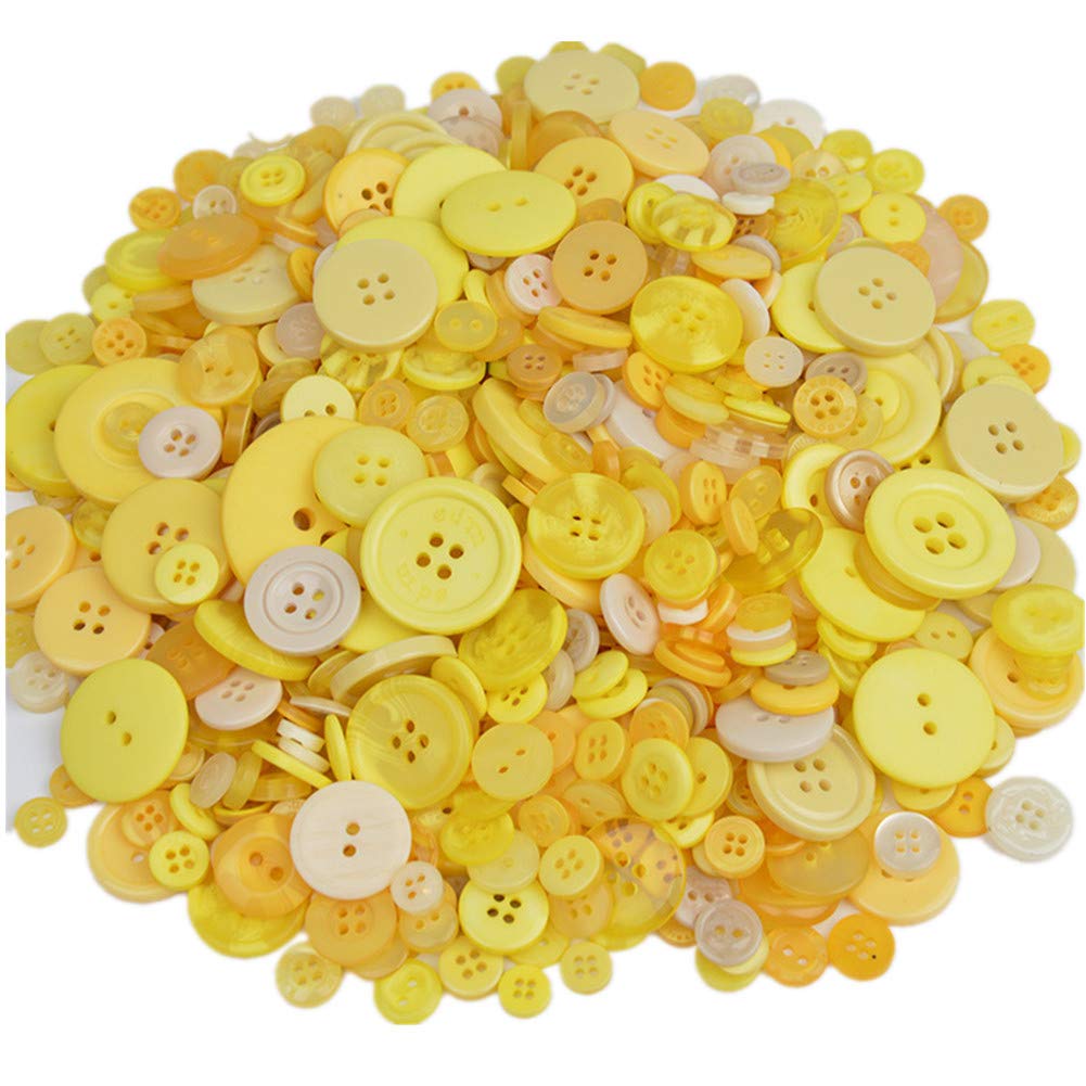 Around 600 Pieces Resin Buttons 2-Holes 4-Holes Sewing Decorative Buttons Flatback for Crafts Embellishments Scrapbooking Painting Christmas Ornaments (Yellow)