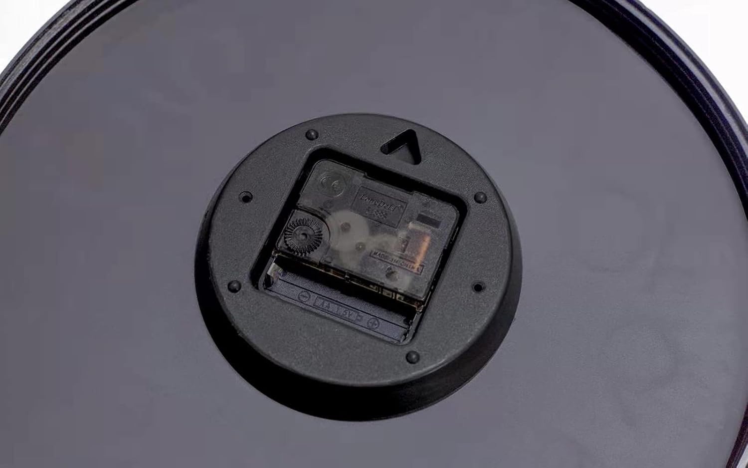 WJIEH Wall Clock Battery Operated,12 Inch Wall Clocks Quality Quartz Round Easy to Read,Non Ticking Modern Wall Clock for Home Office Classroom School(Black): Kitchen & Dining