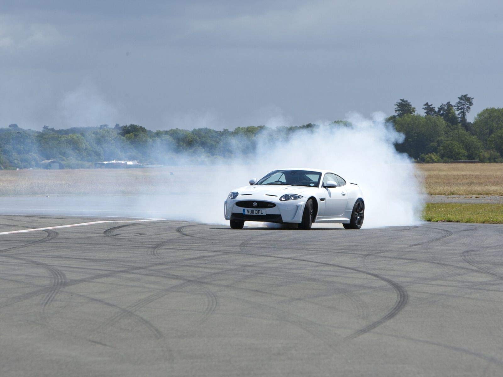 Amazon Co Jp トップギア ジェレミー クラークソン ジェームズ メイ リチャード ハモンド Generic