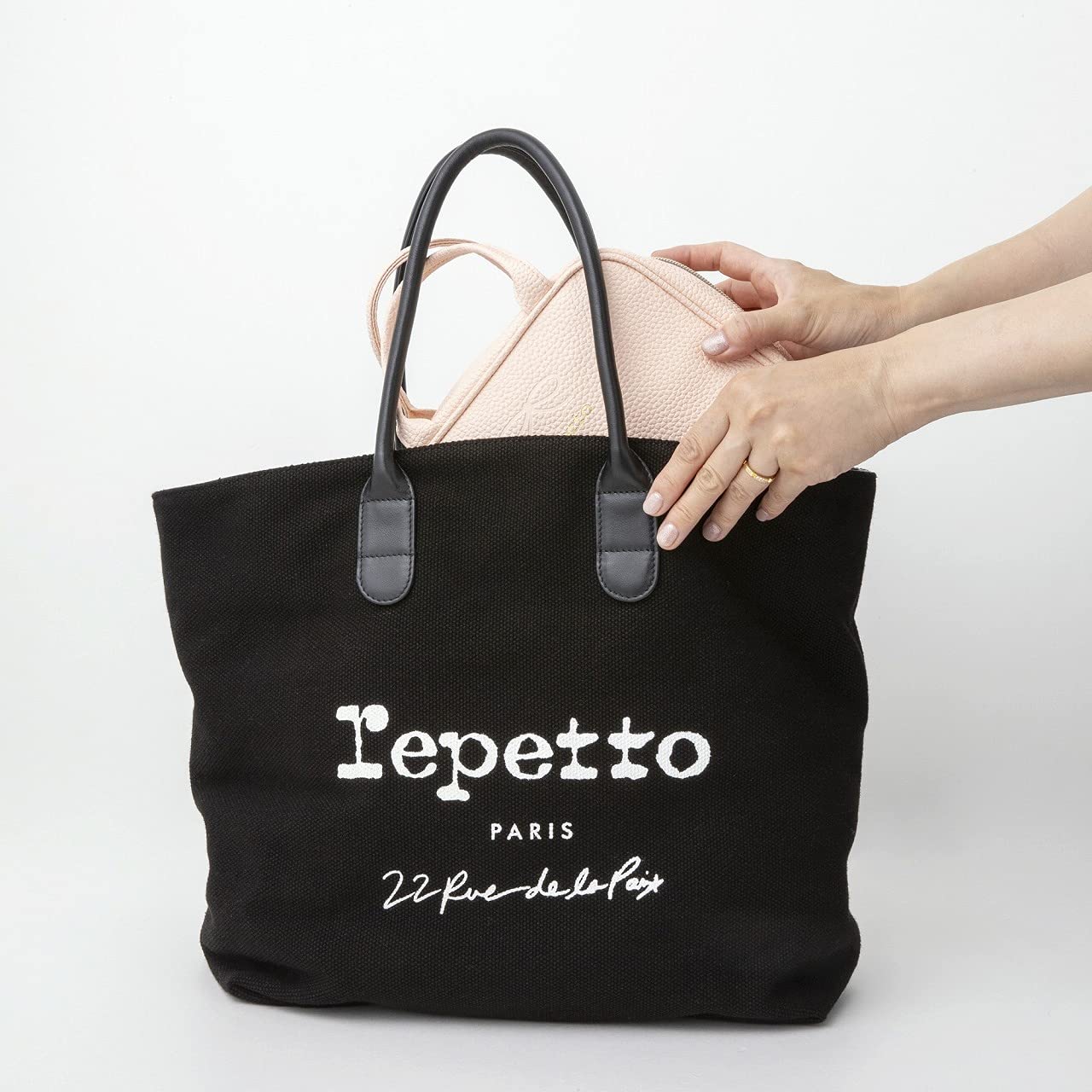 【レペット ムック本付録】マルチポーチ2点セット(ピンク) 2021年9月7日発売