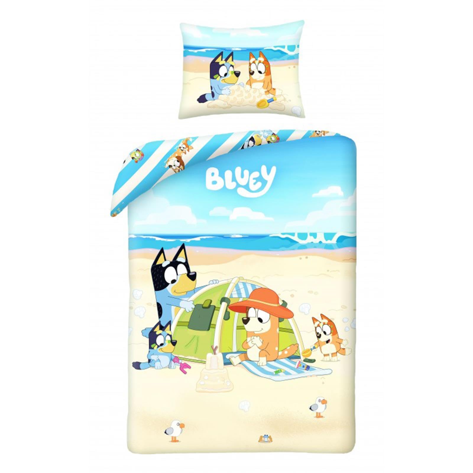 Halantex BLUEY Family at the Beach Dogs Bluey Bingo Bandit Chilli Bed Set – Reversible Duvet Cover 140 x 200 cm and Pillowcase 70 x 90 cm – Multi-Coloured – 100% Cotton, BY-8598BL