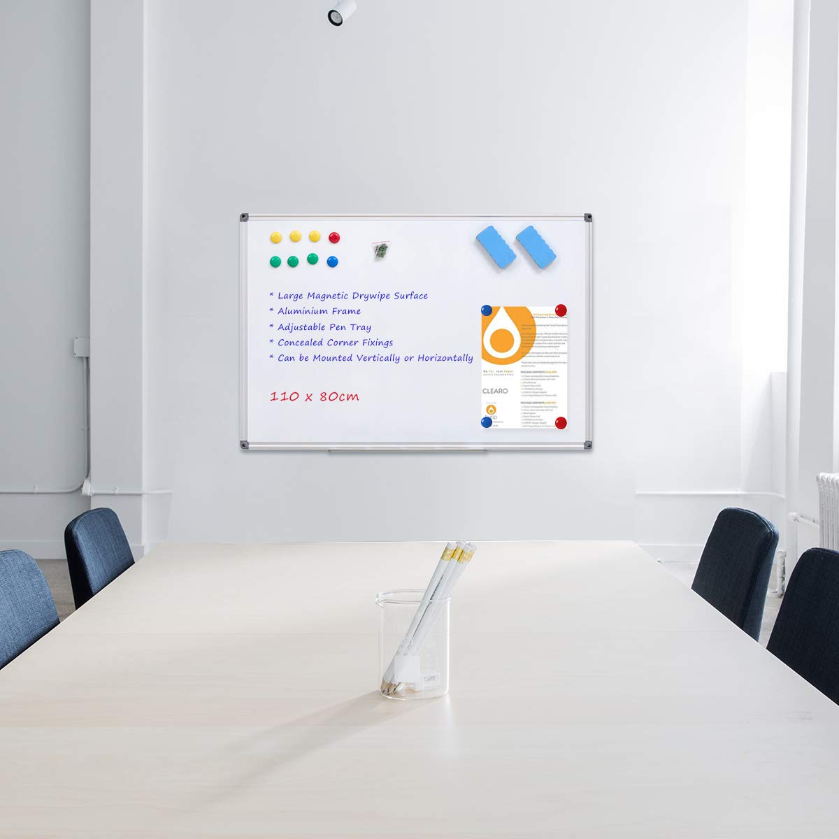 WELMORS Tableau blanc magnétique avec cadre en aluminium et porte-marqueurs Effaçable à sec, 110 x 80 cm