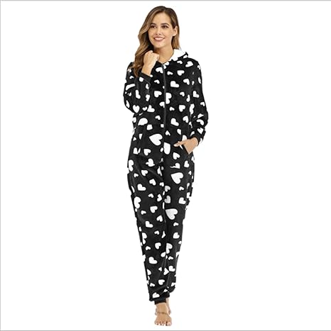 Amazon Co Jp 女性の冬の暖かいパジャマ 女性のハート型のプリント暖かいフード付きフランネルワンピースホームウェアパジャマ 黒 L ホーム キッチン