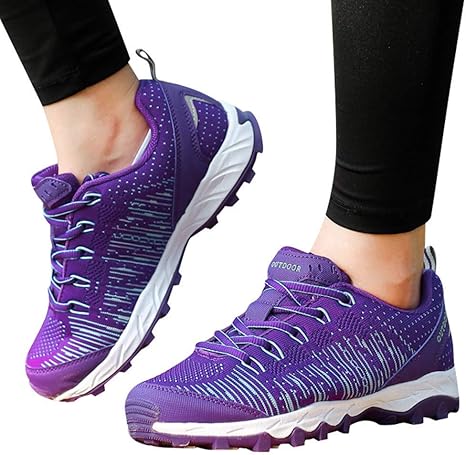 mujeres con zapatillas