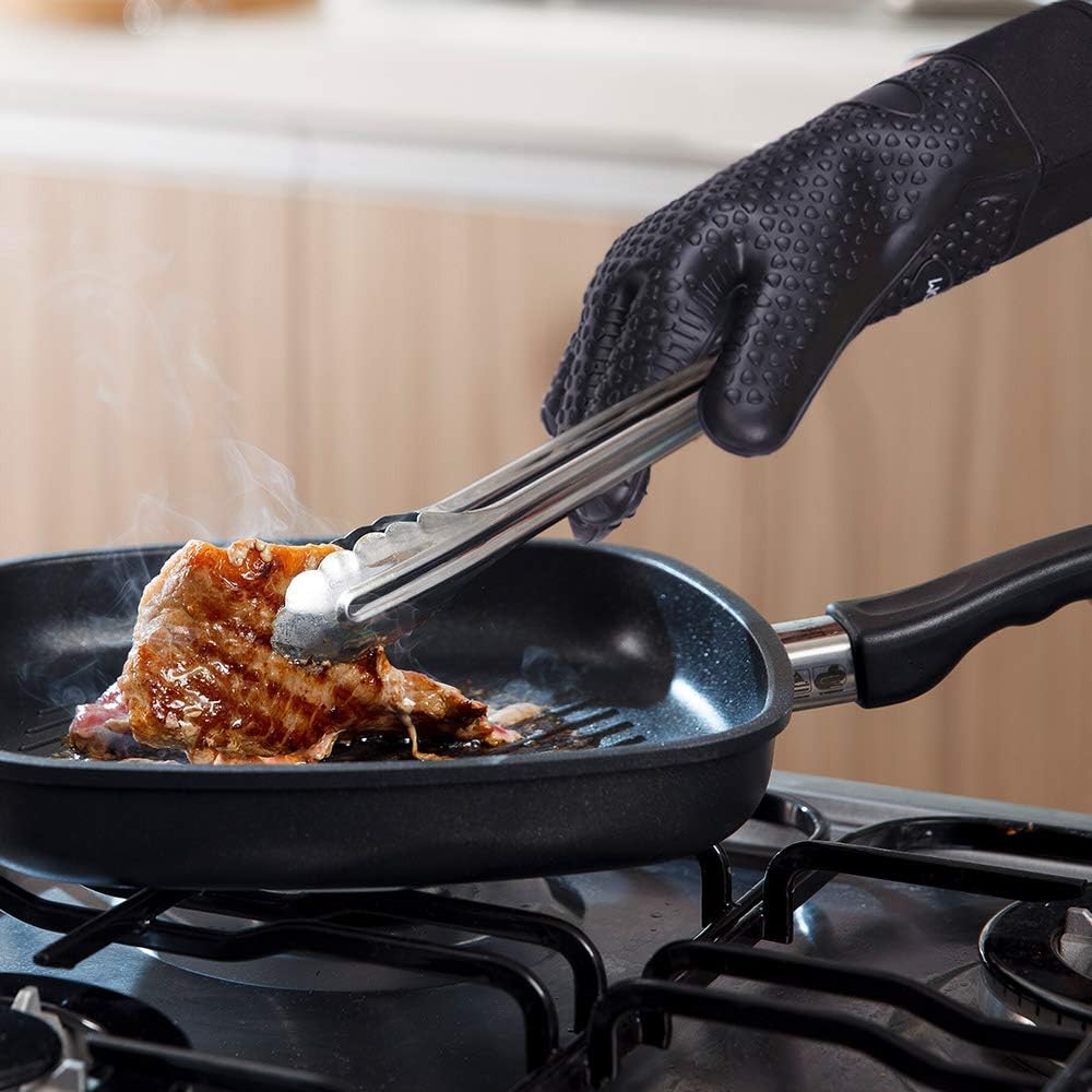 GEEKHOM Grilling Gloves, Heat Resistant Gloves BBQ Kitchen Silicone Oven Mitts, Long Waterproof Non-Slip Potholder for Barbecue, Cooking, Baking (Black) : Garden & Outdoor