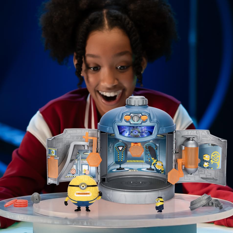 Minions Despicable Me 4 - Mega Transformation Chamber | Transform AVL Jerry Into Mega Jerry | Chamber Opens Out to Transform Into an AVL Training Center Playset | with Lights & Sounds