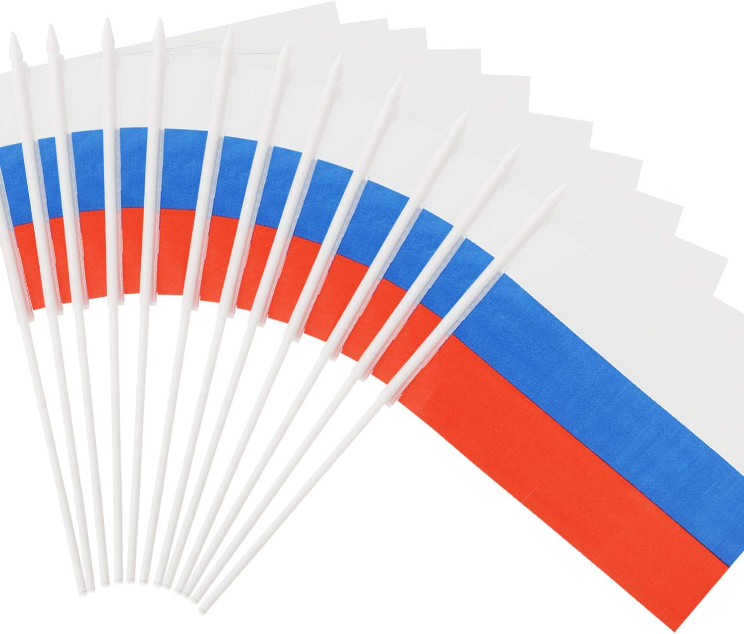 Bandiera della Russia che sventola su sfondo bianco | Foto Gratis