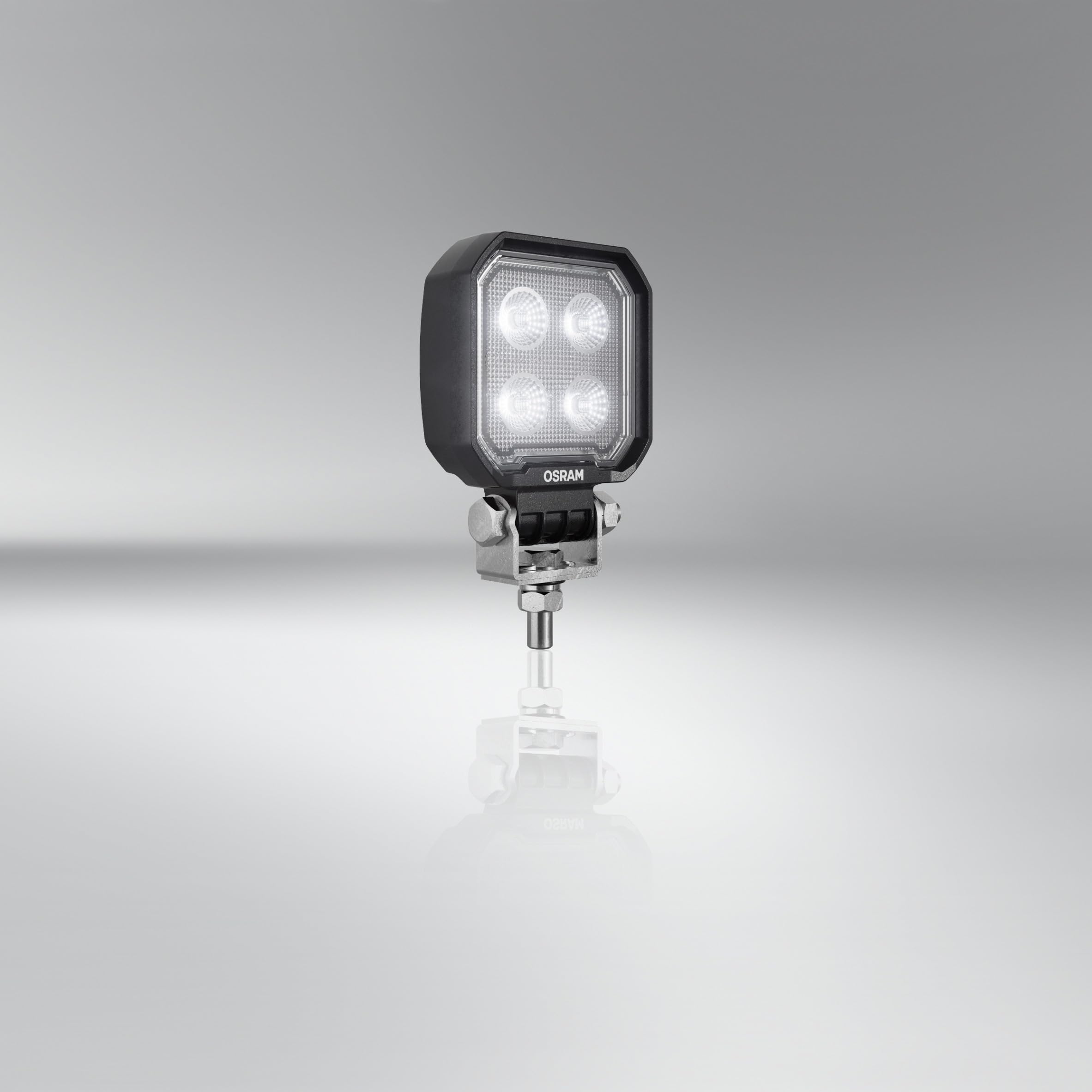 Osram LEDriving Cube WL VX80-WD, LEDWL105-WD, OFF ROAD, LED Arbeitsscheinwerfer, 1350 Lumen, Lichtstrahl bis zu 47 m, 12V/24V, Faltschachtel (1 Lampe) 2