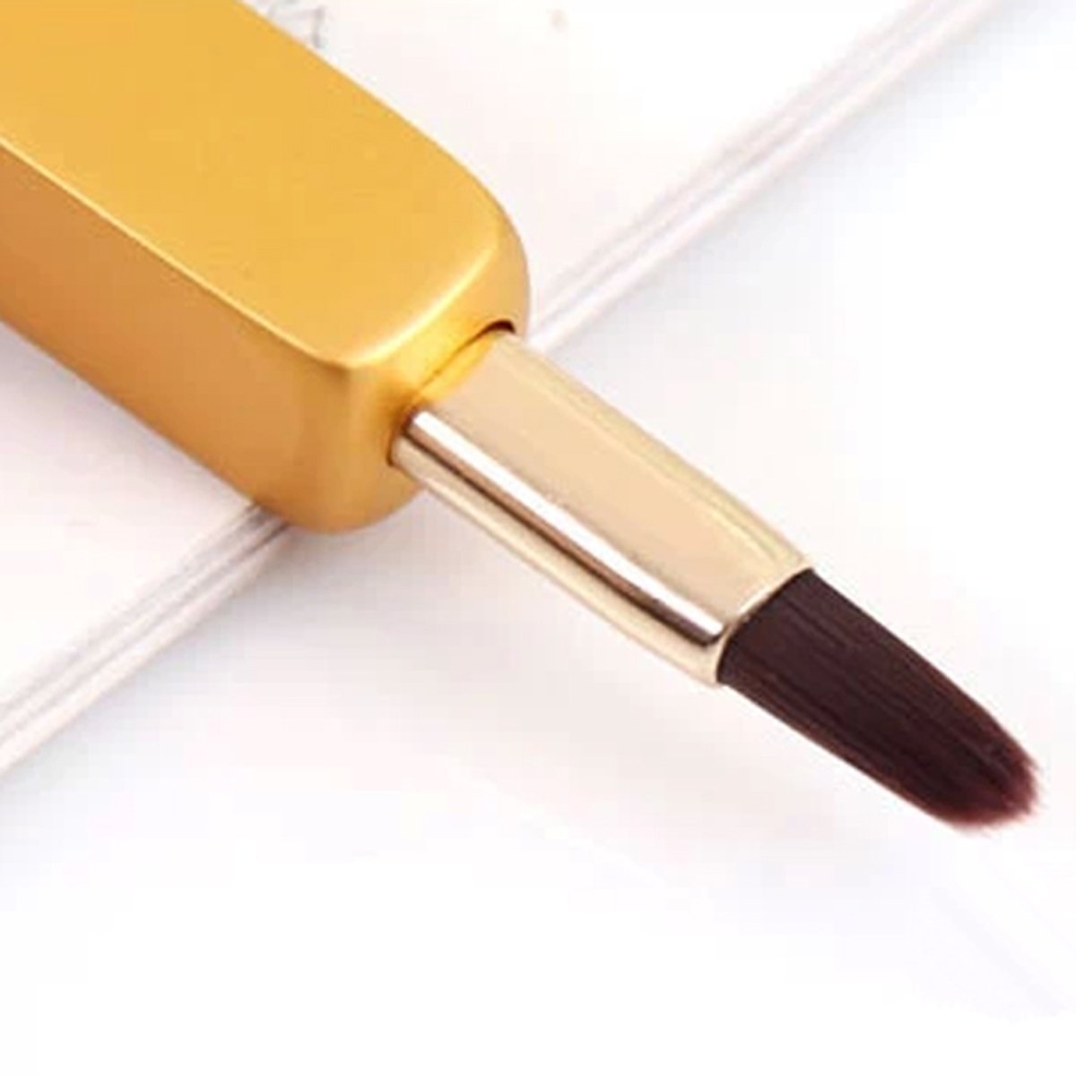 OBR KING - Pincel de Labios retráctil con Funda para Maquillaje (Oro)