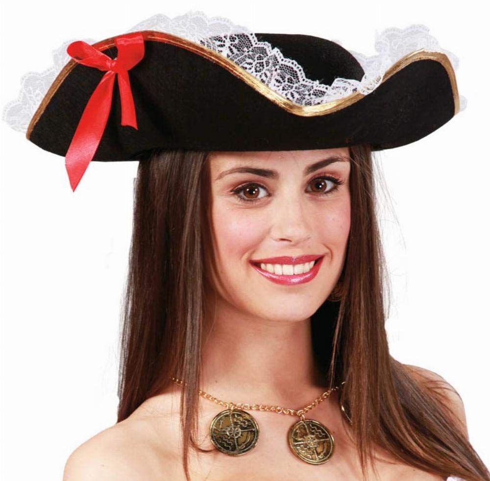 Pirate hat woman