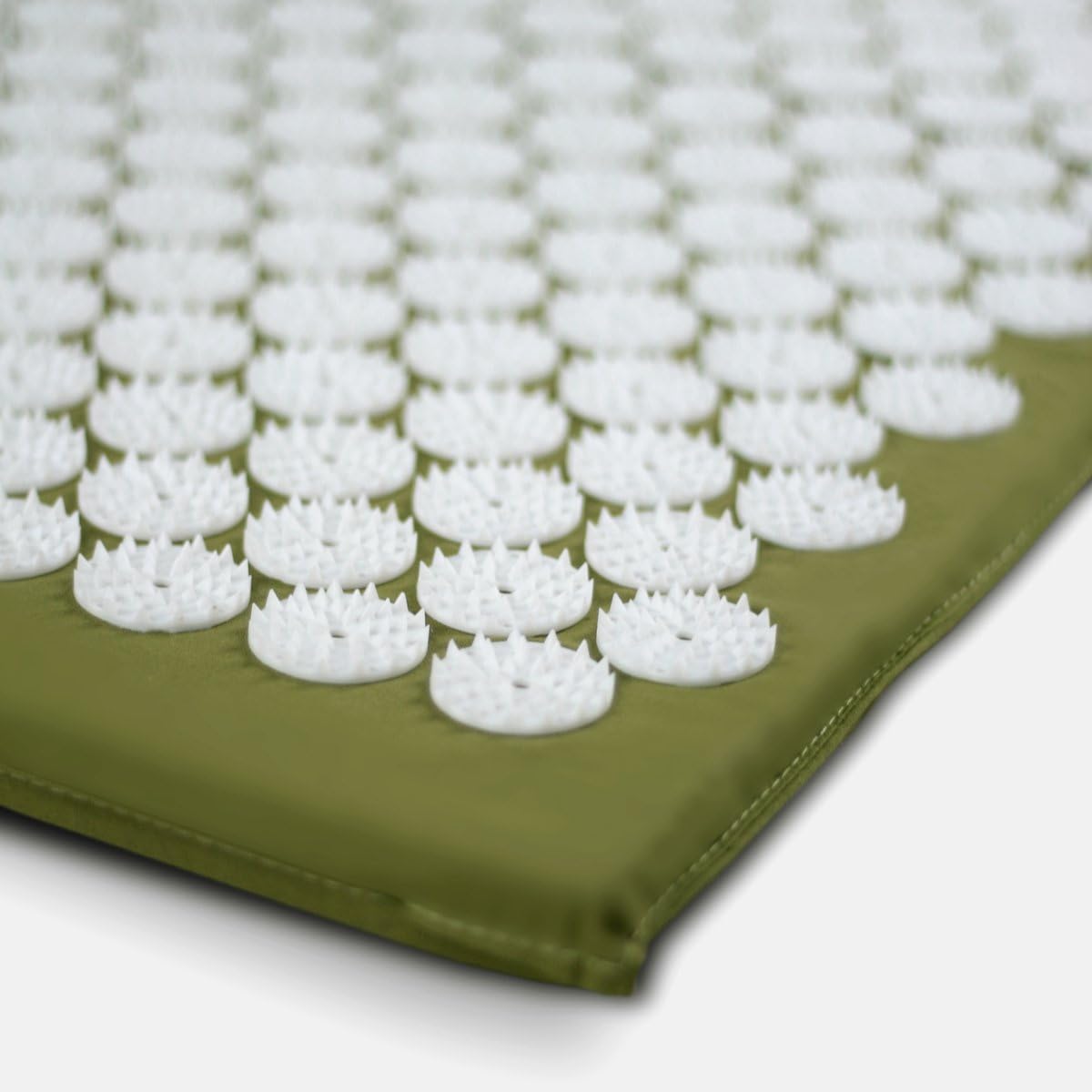 Amazon Com Bed Of Nails Green Original Acupressure Mat For Back Body Pain Treatment Relaxation Mindfulness Health Personal Care
