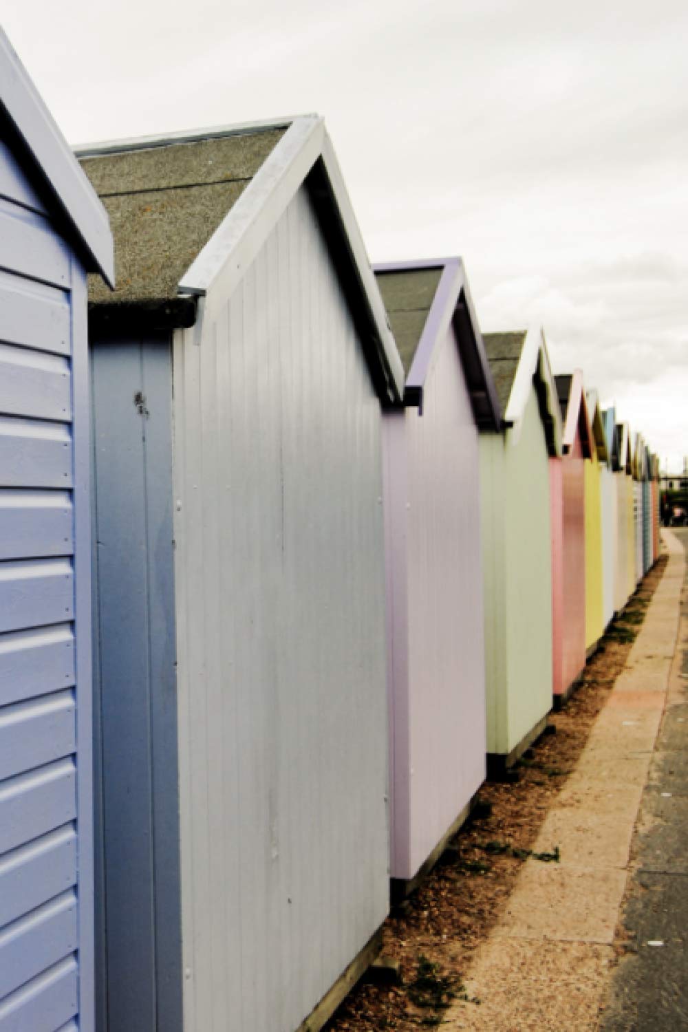 Beach Huts: Seaside Promenade Journal For Lovers of The British Coast, 120 Pages 6 x 9 inches Beach Day Travel Lined Notebook