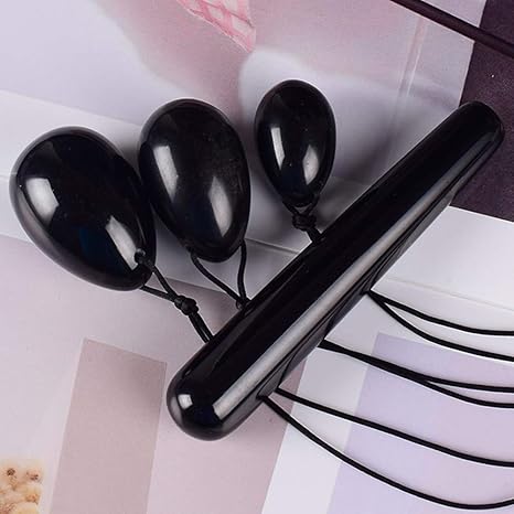 Amazon Co Jp 天然 石黒曜石 3ヨニ卵とマッサージスティック ドリル穴 ケーゲル運動 骨盤底筋トレーニング用のワックスなしのロープが含まれています Black ホーム キッチン