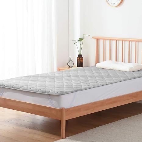 Amazon Amazon Co Jp 限定 クモリ Kumori 洗える 敷きパッド 綿100 ベッドパッド 丸洗いok 抗菌 防臭 防ダニ加工 オールシーズンで使える ベッドシーツ ベッドマット 敷パッド マットレスパッド クイーン 160x0cm グレー ベッドパッド 敷きパッド