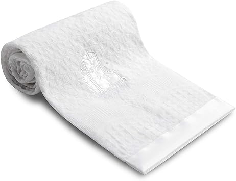 white knitted baby blanket