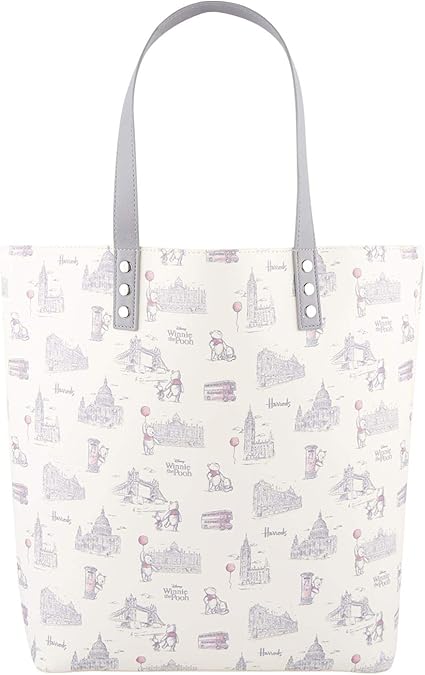 Amazon Co Jp 英国 Harrods ハロッズ くまのプーさん ショルダー トートバッグ Harrods X Disney Winnie The Pooh 並行輸入品 ホーム キッチン