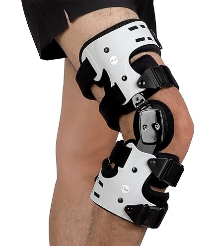 Amazon.com: Alpinestars Carbon B2 Left Knee Brace Black S/Small 