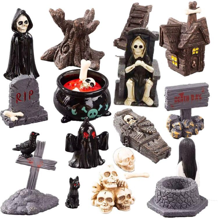 Photo 1 of 19pcs Halloween Mini Figurines Creative Miniature Skull Heads Crow Tombstone Scene Ornaments Set Halloween Horror Village Collections Resin Crafts for Party Favors Fillers Tabletop Decor (A)