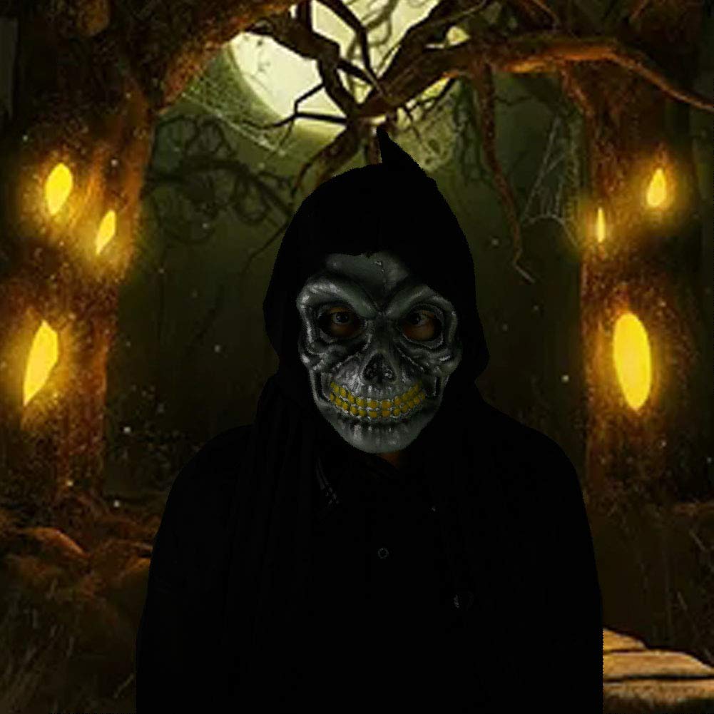 Halloween Mask Novelty Plastic Scary Cosplay Clown Masks with Cloak for Festival Parties